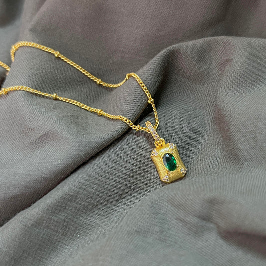 Women's Fashion Square Sugar Emerald Zirconia Brushed Pendant Necklace