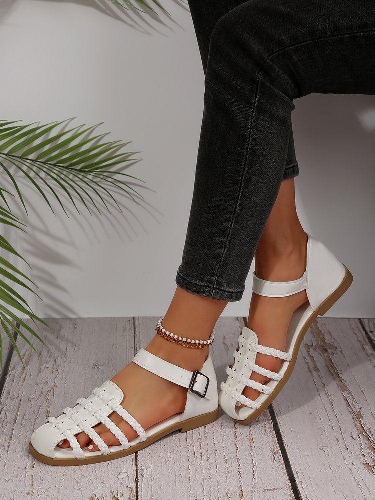 Women's Flat-heeled Closed-toe Hollow Retro Woven Fisherman Sandals