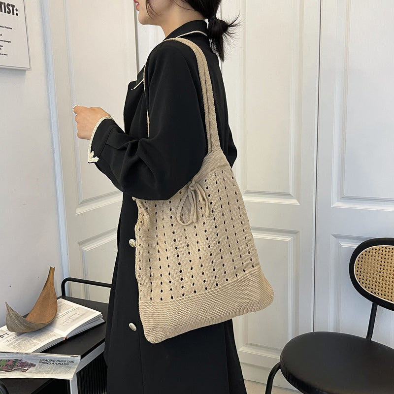 Knitted Hollowed-out Drawstring Handbag With One Shoulder