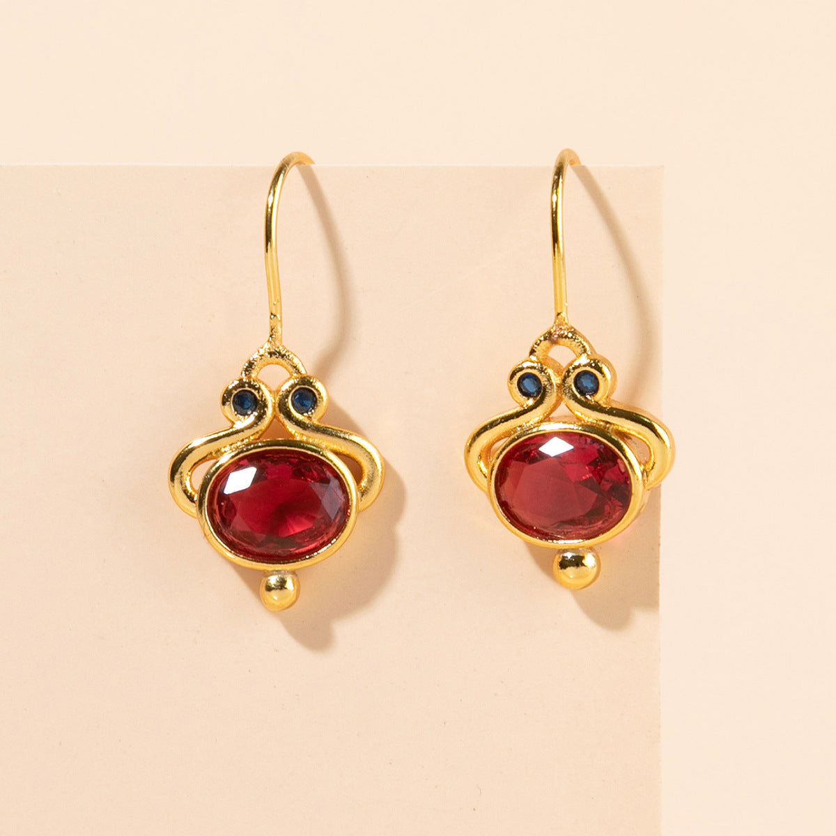 Women's Fashion Personality Vintage Inlaid Earrings